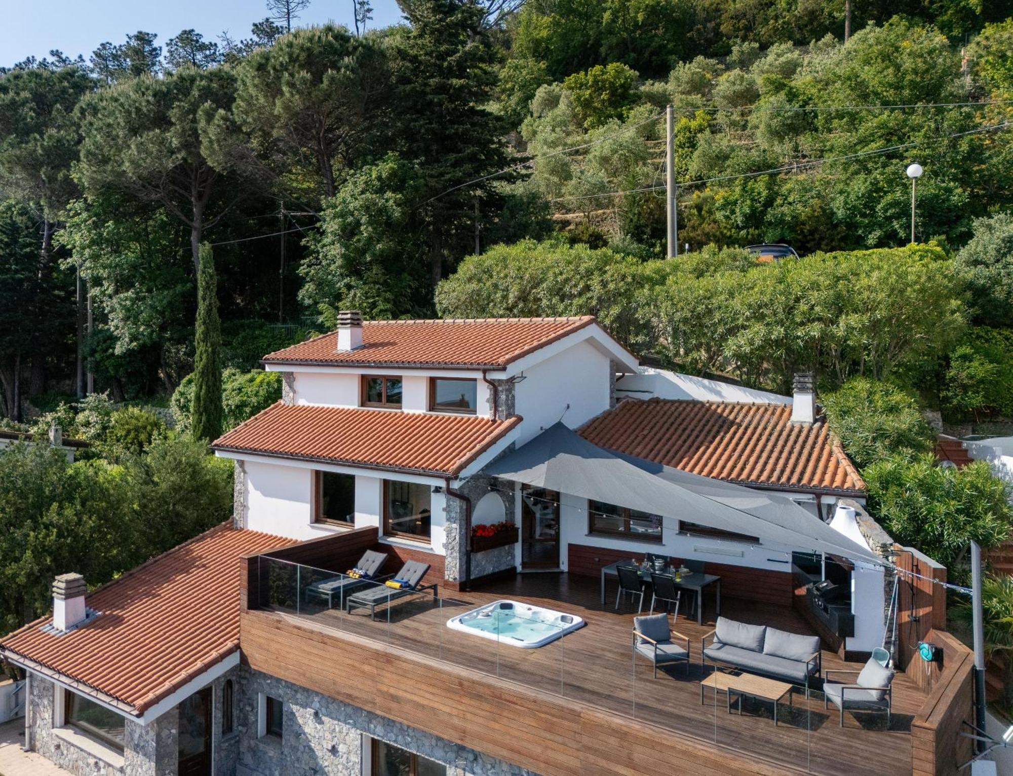 Willa Spettacolare Vista Isola Terrazza E Idromassaggio Noli Zewnętrze zdjęcie